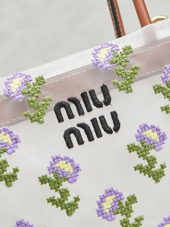 最高級MiuMiuスーパーコピー ミュウミュウ エンブロイダリーメッシュ トップハンドルバッグ コニャックブラウン 5BA310_2IHV_F0046 Miumiu トートバッグ 布 - 画像 (2)
