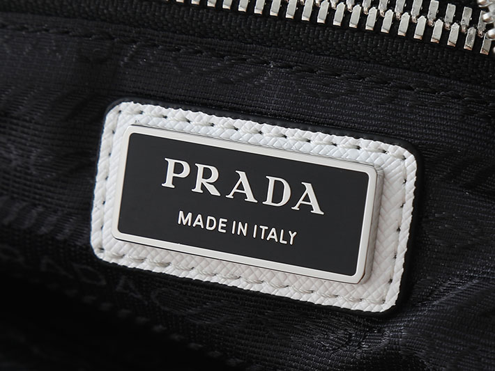 プラダ バッグ メンズ 新作 PRADA サフィアーノレザー ショルダーバッグ チョークホワイトN 2VH210_9Z2_F0VCN プラダ バッグ メンズ ショルダー - 画像 (3)