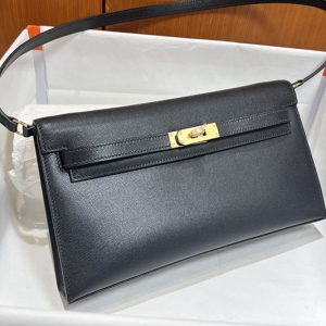 ケリーエラン 黒