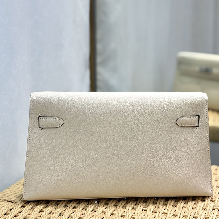 エルメスコピー通販 HERMES ケリーエラン クレ シェブルミゾル シルバー金具 ケリーエラン H085885CK10 ケリーエラン コーデ - 画像 (7)