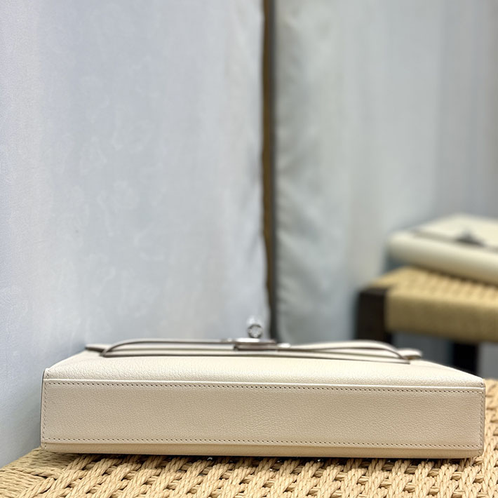 エルメスコピー通販 HERMES ケリーエラン クレ シェブルミゾル シルバー金具 ケリーエラン H085885CK10 ケリーエラン コーデ - 画像 (4)
