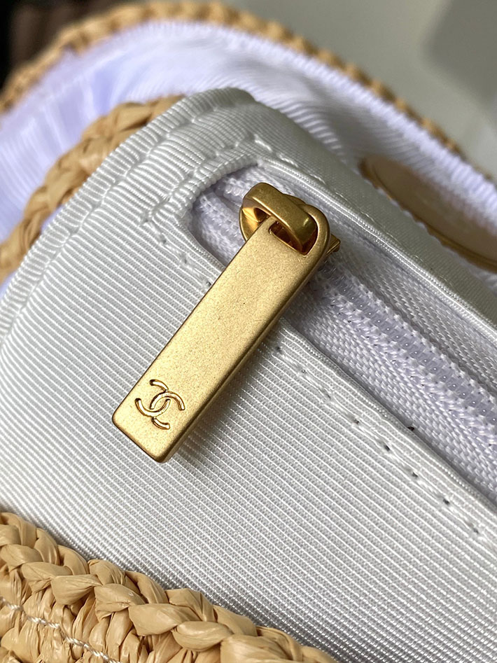 シャネル 新作バッグ 2026 CHANEL スモールショッピングバッグ ベージュ ホワイト AS5811 B22059 U6018 シャネル トートバッグ 新作 2026 - 画像 (5)