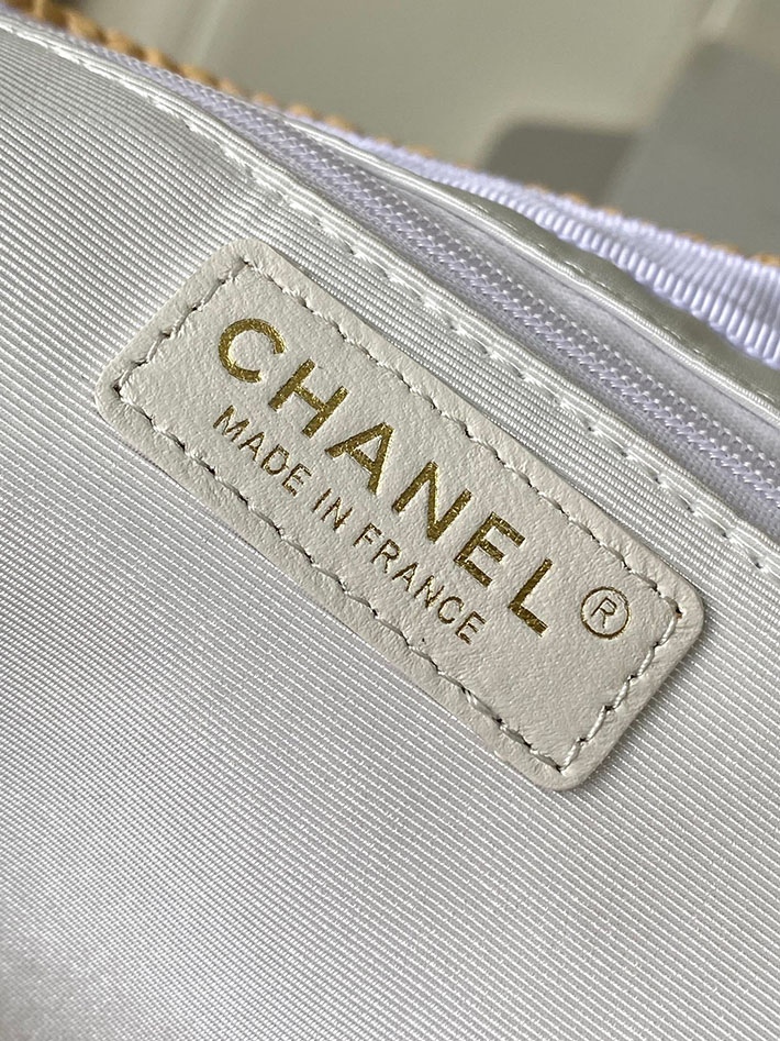 シャネル 新作バッグ 2026 CHANEL スモールショッピングバッグ ベージュ ホワイト AS5811 B22059 U6018 シャネル トートバッグ 新作 2026 - 画像 (4)