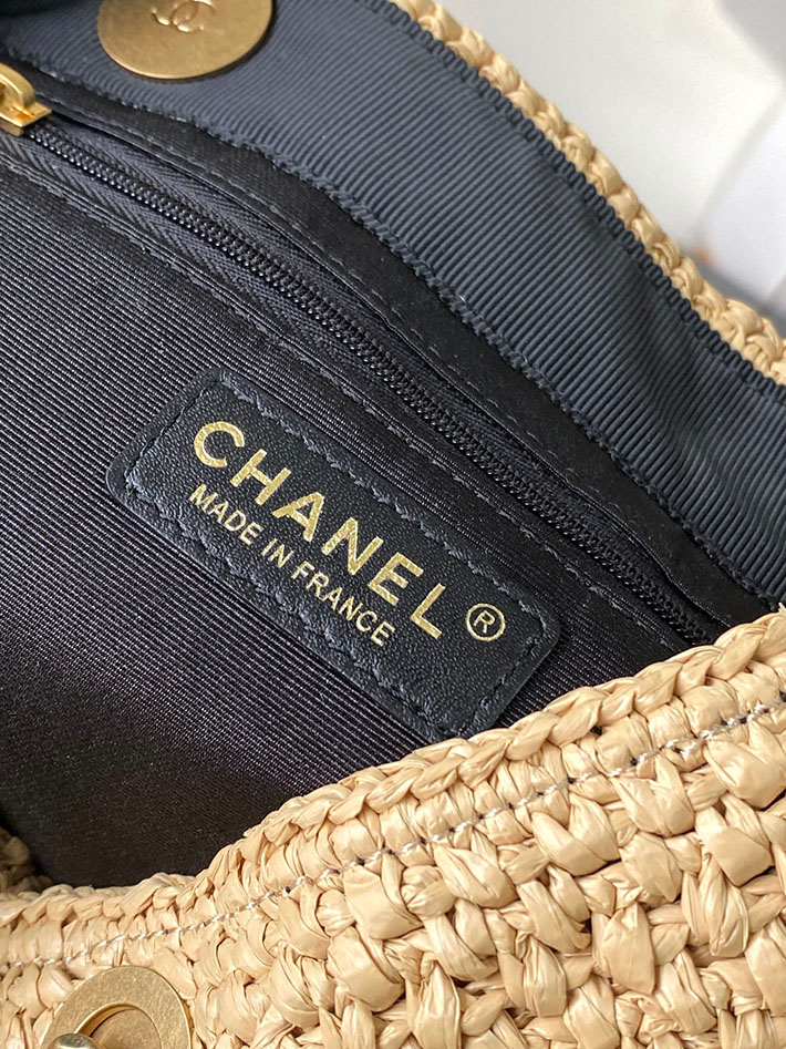 シャネル 新作バッグ 2026 CHANEL スモールショッピングバッグ ベージュ ブラック AS5811 B22059 U6017 シャネル トートバッグ 公式 - 画像 (4)