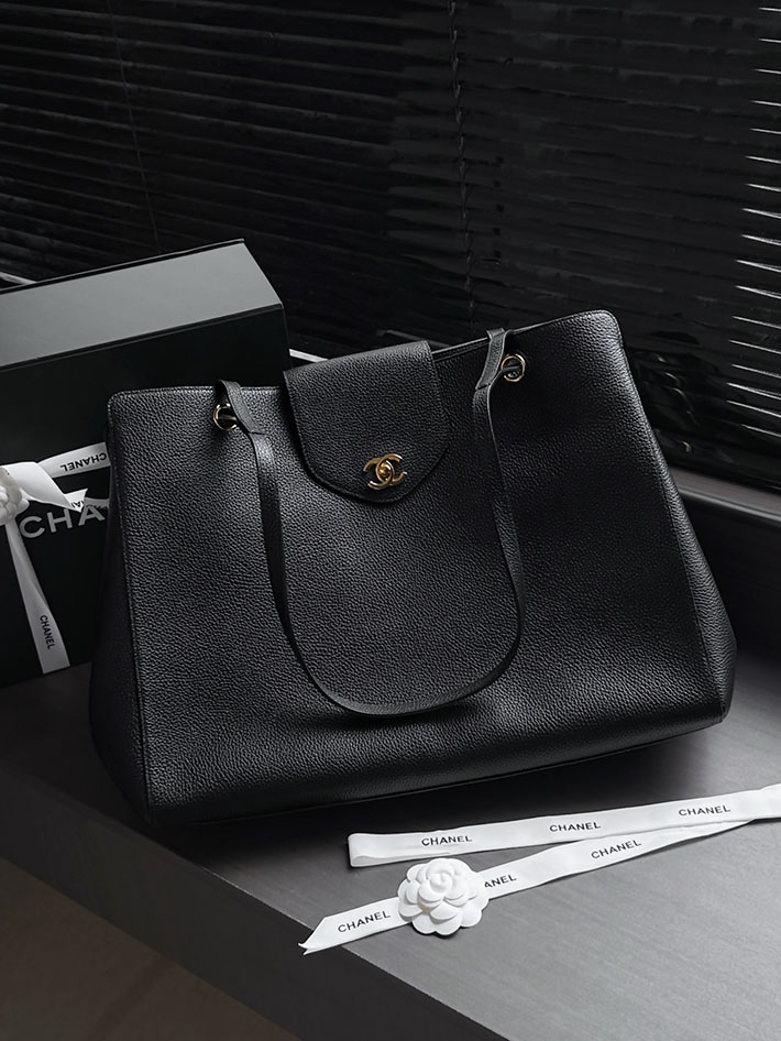 シャネル 新作バッグ 2026 CHANEL ラージ ショッピング バッグ 2026新作 ブラック AS6245-B24024-94305 シャネル トートバッグ 公式 - 画像 (10)