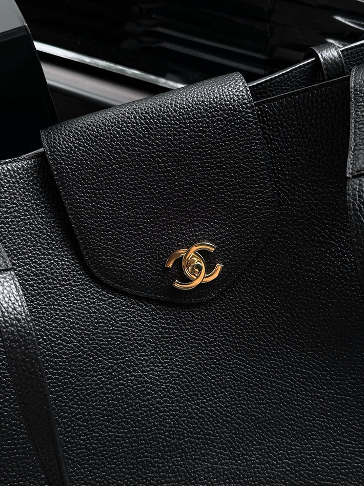 シャネル 新作バッグ 2026 CHANEL ラージ ショッピング バッグ 2026新作 ブラック AS6245-B24024-94305 シャネル トートバッグ 公式 - 画像 (6)