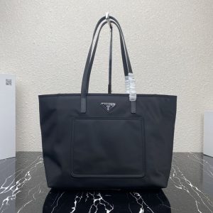 プラダ トートバッグ ナイロン
