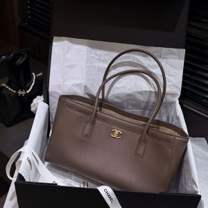 シャネル トートバッグ 新作
