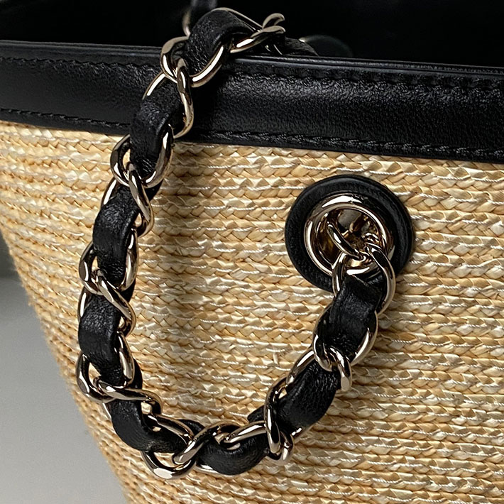 シャネル 新作バッグ 2026 CHANEL CCロゴ スモール ショッピング バッグ ベージュ ブラック AS5951 B22647 U6027 シャネル バッグ アウトレット - 画像 (7)