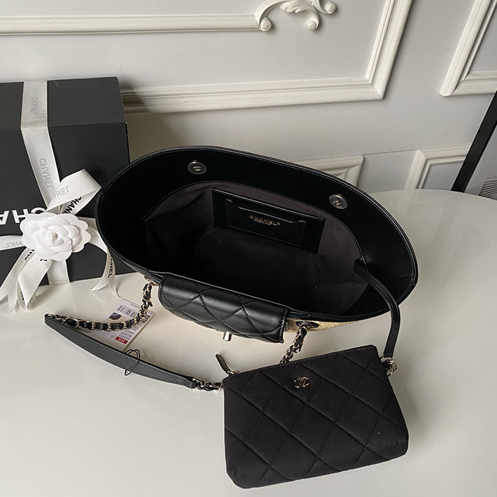 シャネル 新作バッグ 2026 CHANEL CCロゴ スモール ショッピング バッグ ベージュ ブラック AS5951 B22647 U6027 シャネル バッグ アウトレット - 画像 (4)