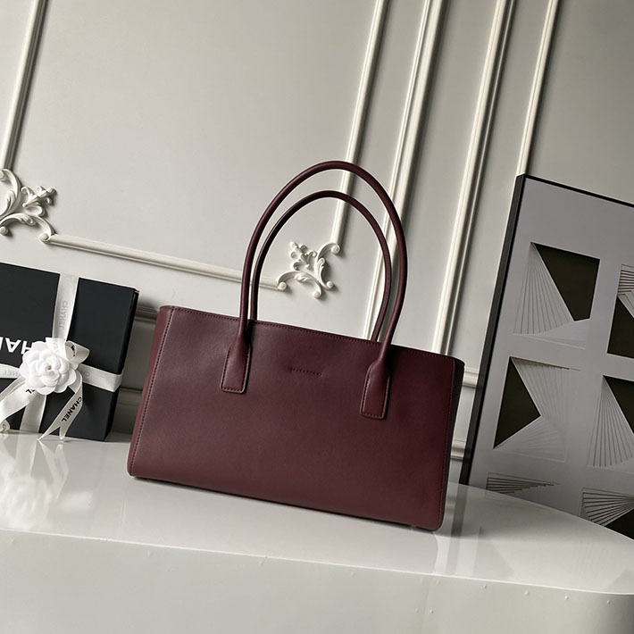 シャネル 新作バッグ 2026 CHANEL スモール ショッピング バッグ ダークバーガンディー AS6243-B24023-U8393 シャネル トートバッグ 人気 - 画像 (9)