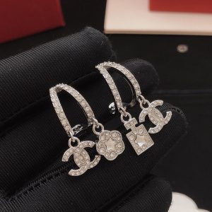 シャネル ピアス 安い