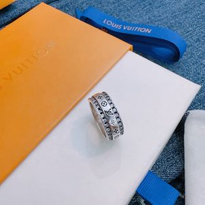 ルイヴィトン 指輪 新作