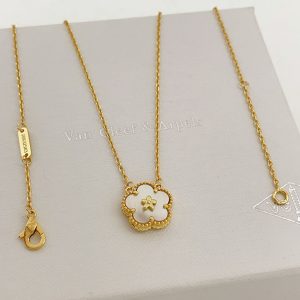 ヴァンクリーフ 花 ネックレス