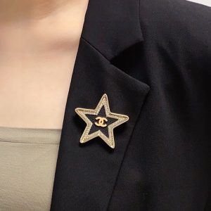 シャネル ブローチ 激安