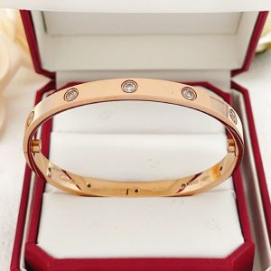 カルティエ ブレスレット 公式