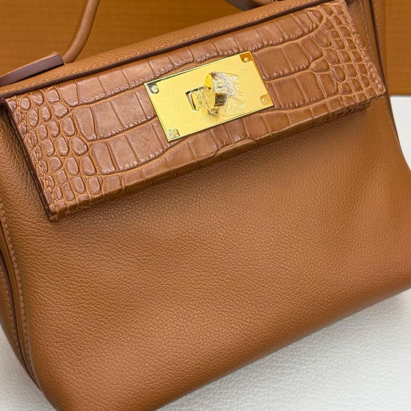エルメスコピー通販 HERMES ミニ ヴァンキャトル ゴールド ヴォー・ヴォリュプト/クロコダイル ゴールド金具 2634605 ヴァンキャトル ミニ 定価 - 画像 (9)