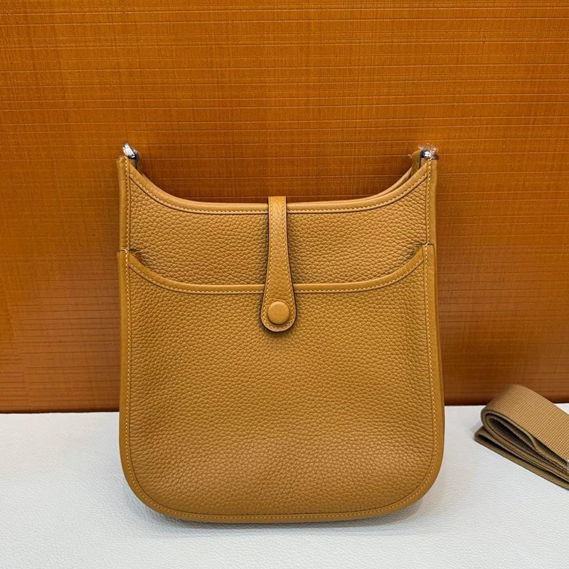 エルメスコピー通販 HERMES エヴリン3 23 セサミ トリヨンクレマンス シルバー金具 H087941CK2S エルメス エヴリンⅢ - 画像 (8)