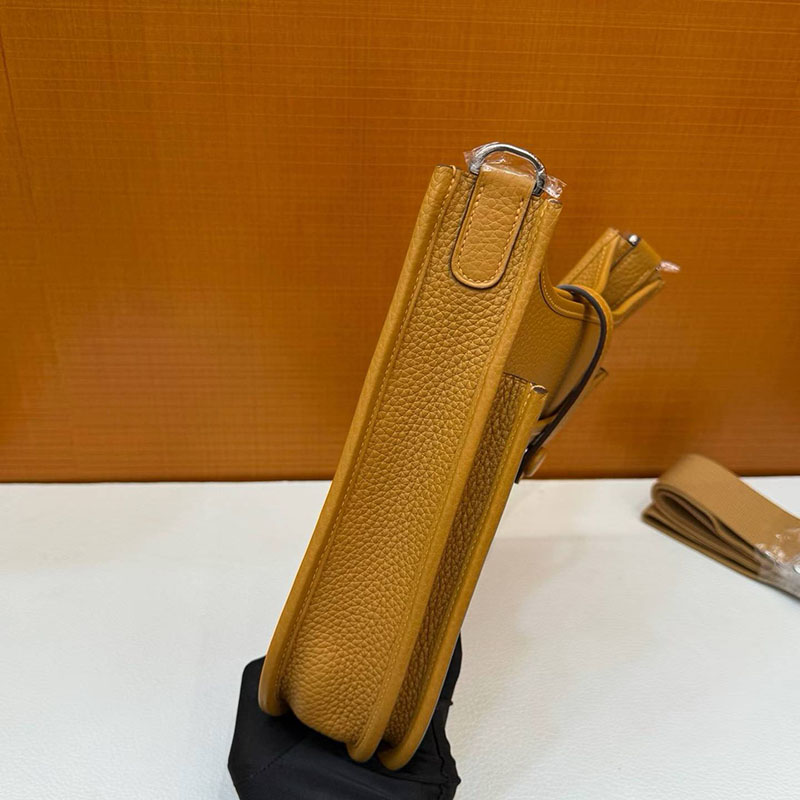 エルメスコピー通販 HERMES エヴリン3 23 セサミ トリヨンクレマンス シルバー金具 H087941CK2S エルメス エヴリンⅢ - 画像 (3)