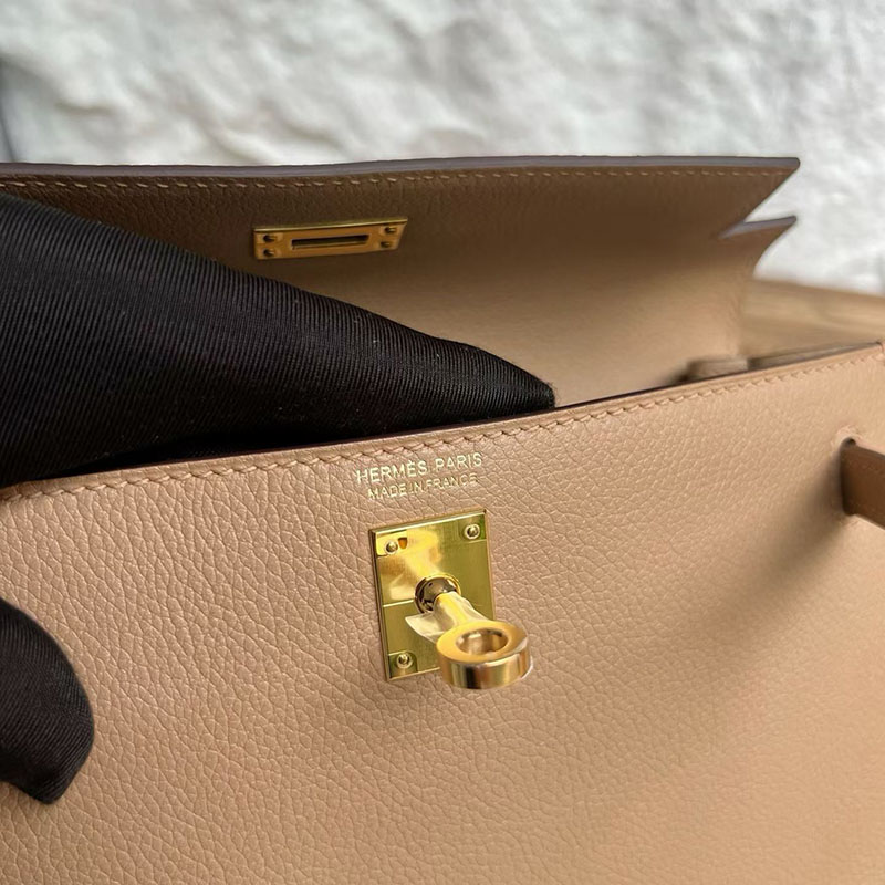 エルメスコピー通販 HERMES ケリーダンス2 チャイ エバーカラー ゴールド金具 H076241CC0M ケリーダンス 定価 - 画像 (4)