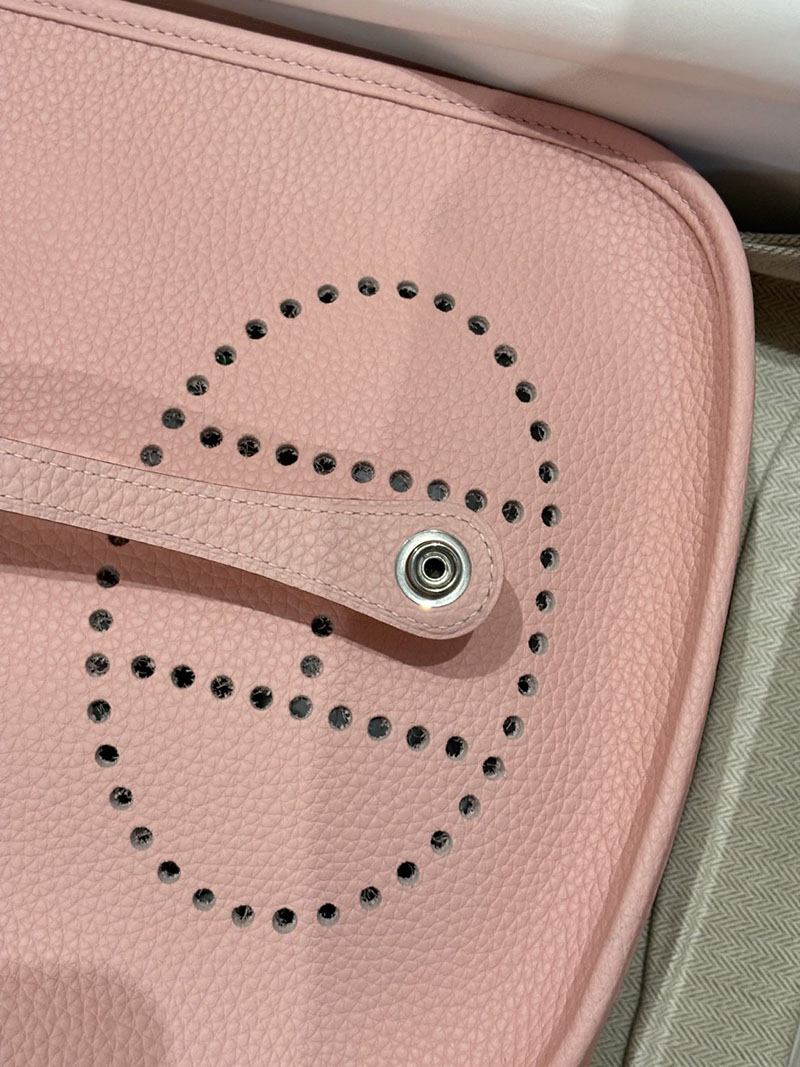 エルメスコピー通販 HERMES エヴリン3 23 ローズサクラ トリヨンクレマンス シルバー金具 H087941CK3Q エルメス エヴリン 定価 - 画像 (6)