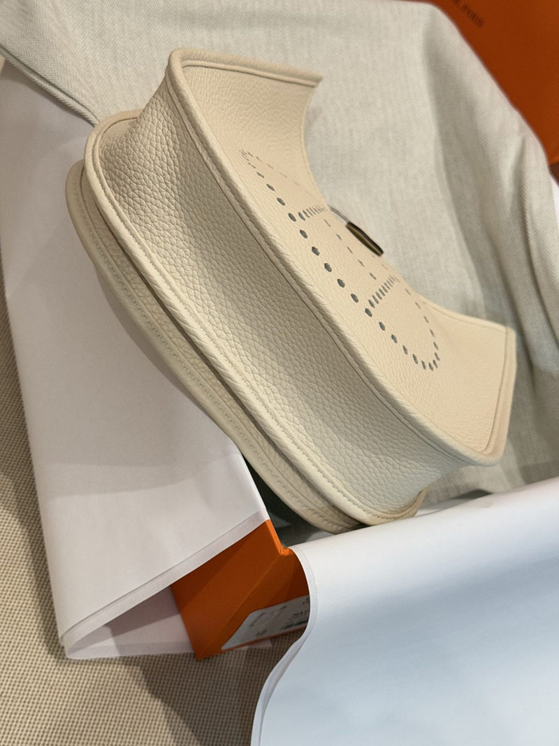 エルメスコピー通販 HERMES エヴリン3 23 クレ トリヨンクレマンス シルバー金具 H087941CK10 エルメス ショルダーバッグ エブリン - 画像 (4)