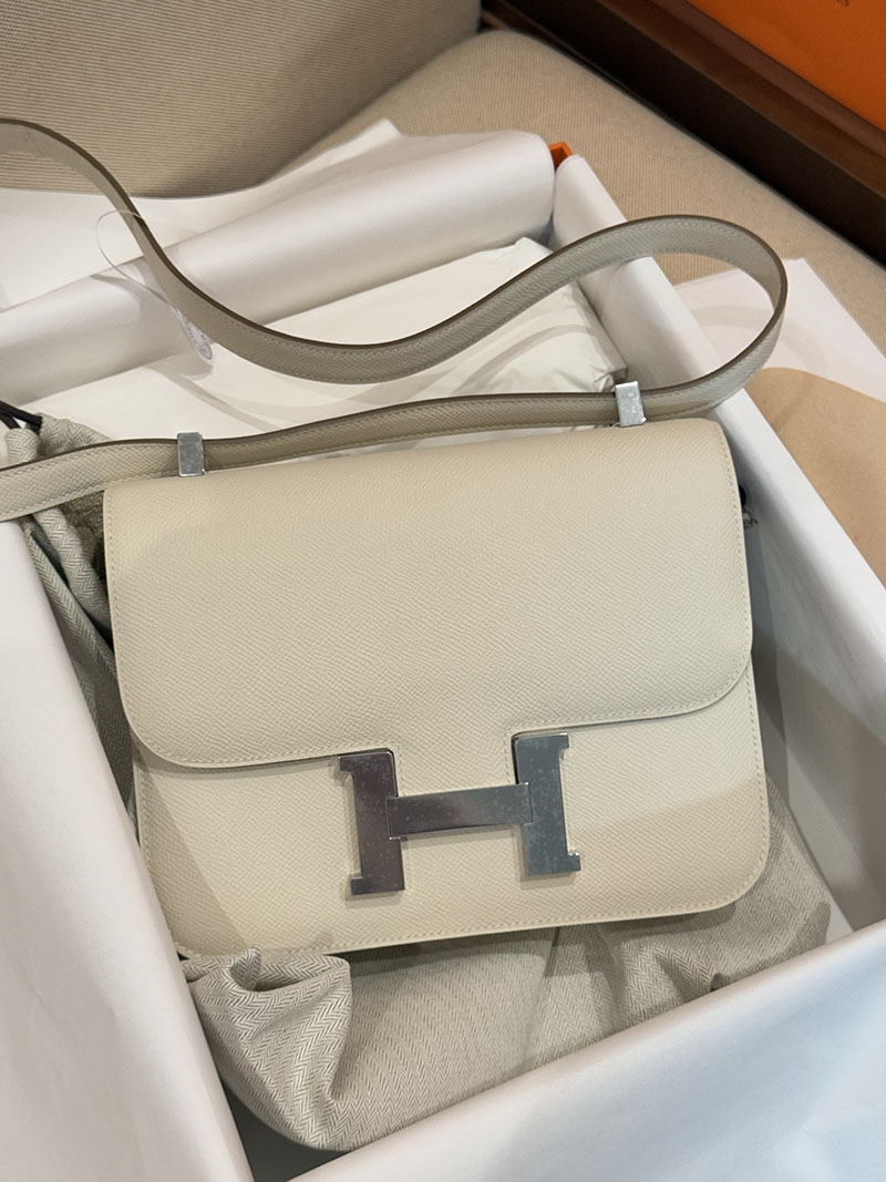 エルメス コンスタンス 定価