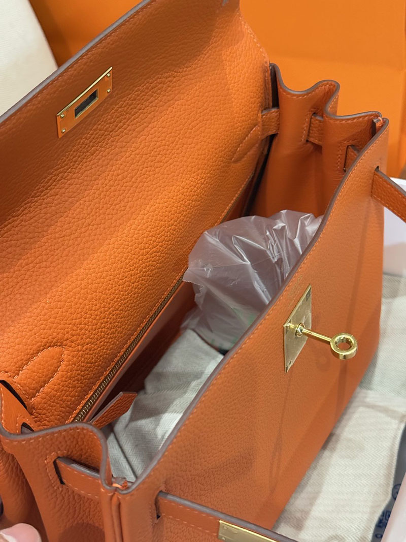 エルメスコピー通販 HERMES Kelly ケリー28 内縫い オレンジ トゴ シルバー金具 H027630CC93 エルメスケリー28内縫い - 画像 (2)