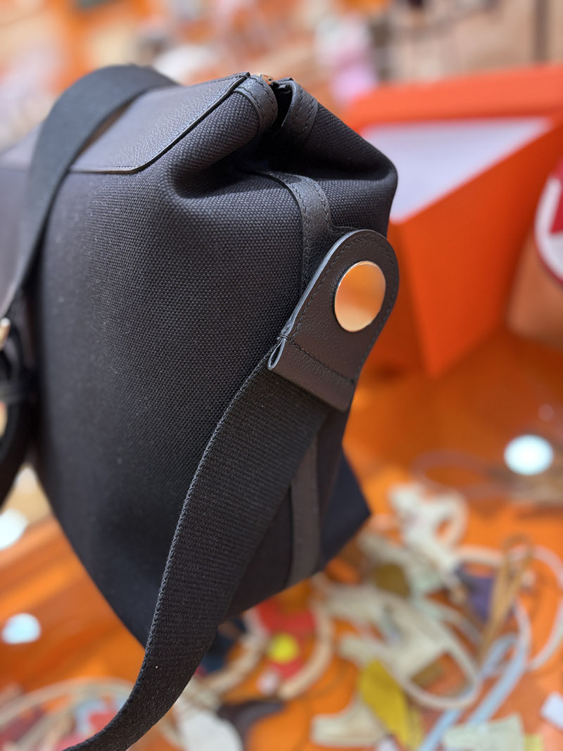 エルメス メンズバッグ HERMES R.M.S 12H bag フール トゥ バッグ ブルーマリン/ブラック トワルアッシュ シルバー金具 2634705 エルメス メンズバッグ ビジネス - 画像 (6)