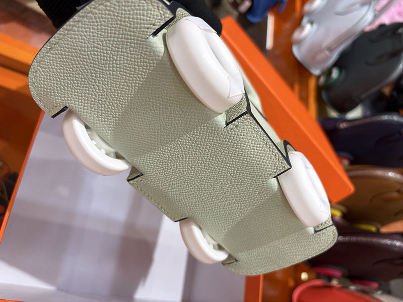 エルメスコピー通販 HERMES ボリードオンホイールズ ミニ クレ ヴォーエプソン シルバー金具 2634716 ボリード オン ホイールズ - 画像 (3)