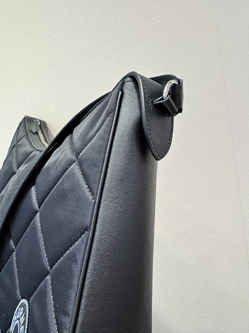 エルメス メンズバッグ HERMES Horseback bag ホースバッグ ブラック キャンバス シルバー金具 H085410CKAD エルメス ホースバッグ - 画像 (4)