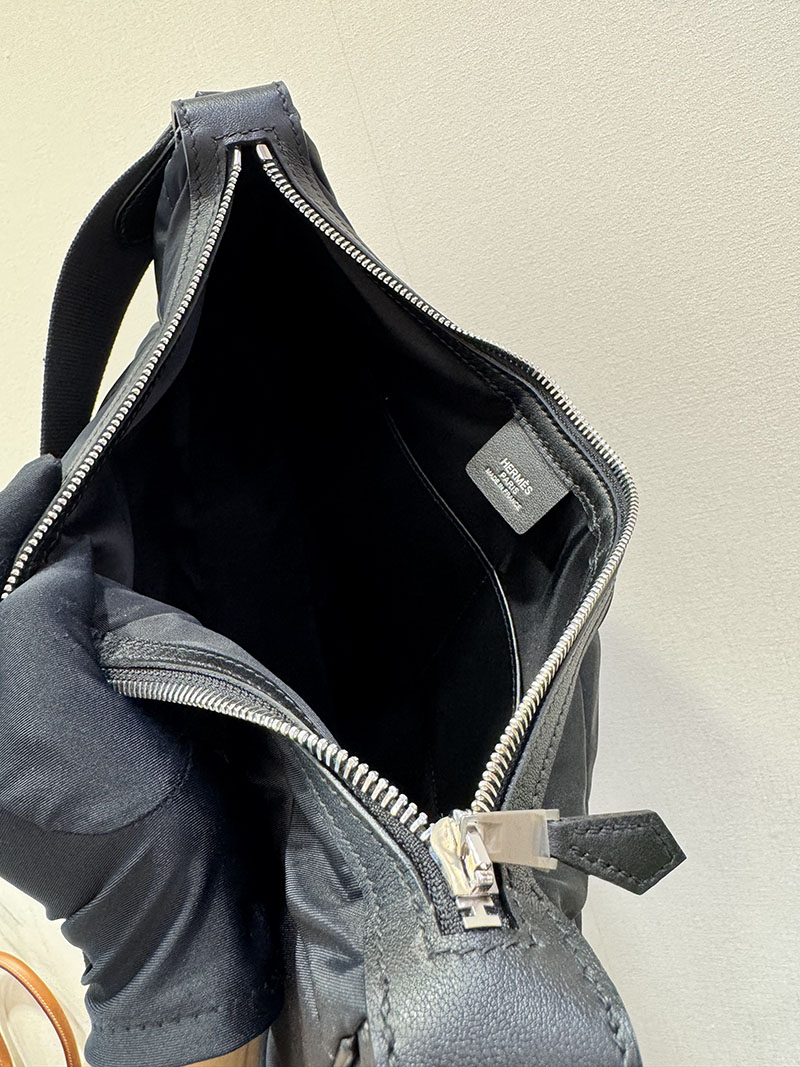 エルメス メンズバッグ HERMES Horseback bag ホースバッグ ブラック キャンバス シルバー金具 H085410CKAD エルメス ホースバッグ - 画像 (3)