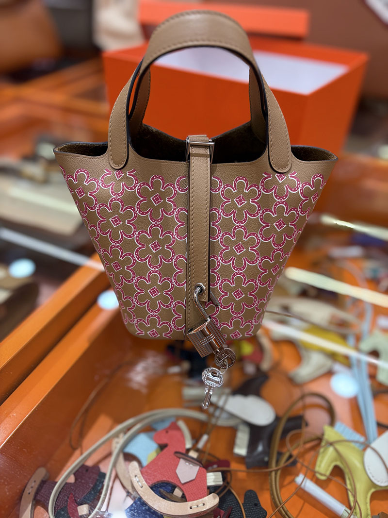 エルメス ピコタン 公式 HERMES ピコタンロックミクロ チャイ/モーヴシルベストル/ホワイト スイフト シルバー金具 2634727 エルメス ピコタン 14 - 画像 (6)