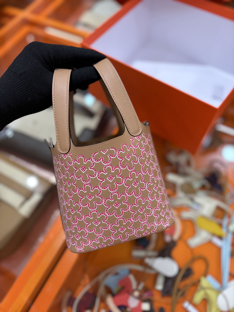 エルメス ピコタン 公式 HERMES ピコタンロックミクロ チャイ/モーヴシルベストル/ホワイト スイフト シルバー金具 2634727 エルメス ピコタン 14 - 画像 (4)