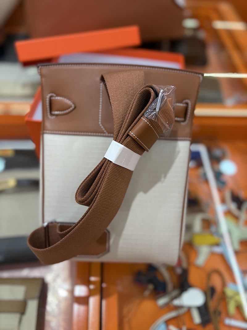 エルメス アッカド PM HERMES Hac a Dos PM ゴールド スイフト/トワルアッシュ シルバー金具 2634728 ケリー アッカド pm 定価 - 画像 (6)