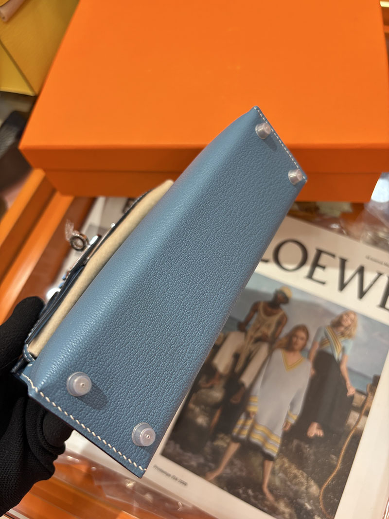 ミニケリー 定価 HERMES ケリーミニ2 外縫い ブルージーン シェブルミゾル シルバー金具 H073628CK75 エルメス ケリーミニ2 - 画像 (4)