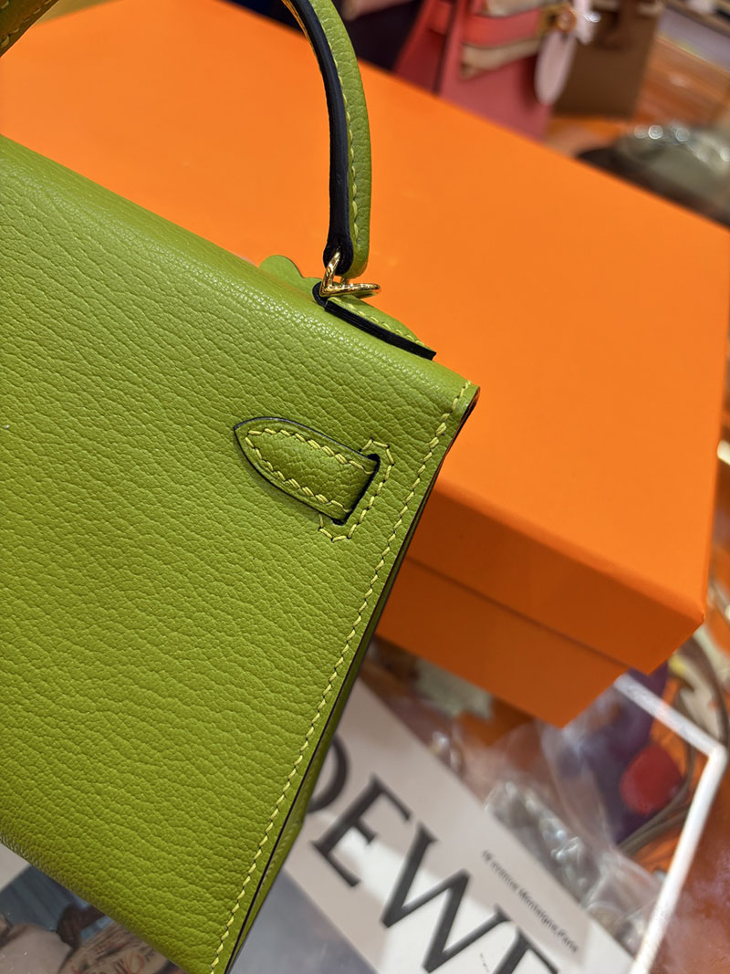 ミニケリー 定価 HERMES ケリーミニ2 外縫い アニスグリーン シェブルミゾル ゴールド金具 H073628CC66 エルメス ケリーミニ2 - 画像 (4)