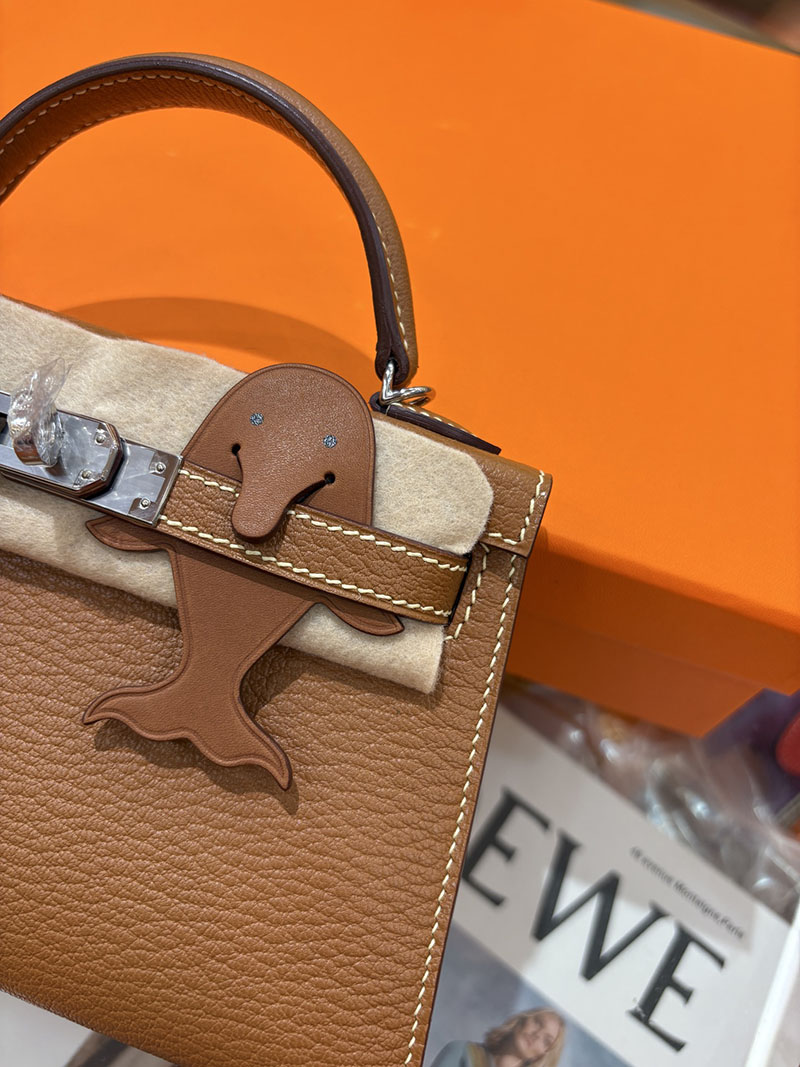 ミニケリー 定価 HERMES ケリーミニ2 外縫い ゴールド シェブルミゾル シルバー金具 H073628CK37 エルメス ケリーミニ2 - 画像 (9)