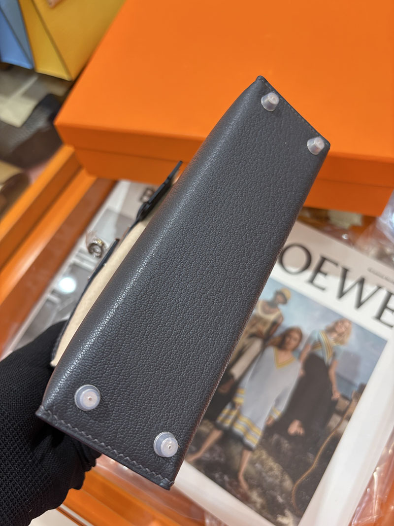 ミニケリー 定価 HERMES ケリーミニ2 外縫い グラファイト シェブルミゾル シルバー金具 H073628CK88 エルメス ケリーミニ2 - 画像 (6)