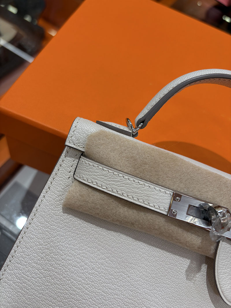 ミニケリー 定価 HERMES ケリーミニ2 外縫い ナタ シェブルミゾル シルバー金具 H073628CKI2 エルメス ケリーミニ2 - 画像 (9)
