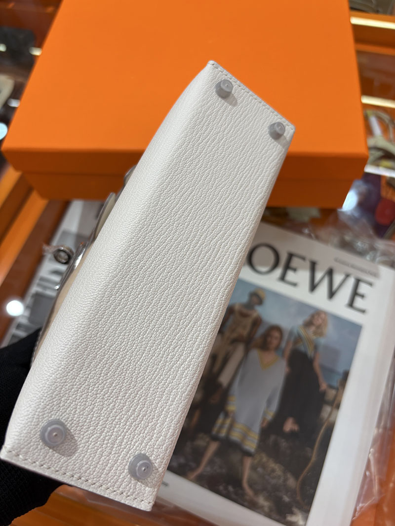 ミニケリー 定価 HERMES ケリーミニ2 外縫い ナタ シェブルミゾル シルバー金具 H073628CKI2 エルメス ケリーミニ2 - 画像 (6)