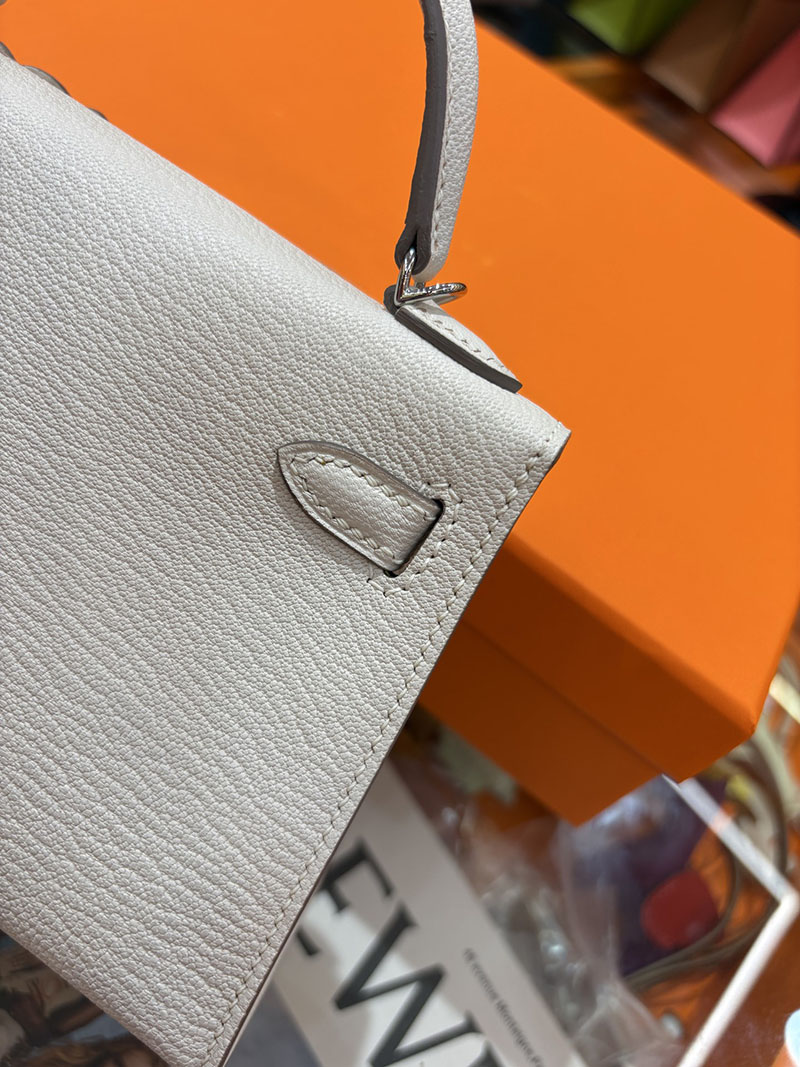 ミニケリー 定価 HERMES ケリーミニ2 外縫い ナタ シェブルミゾル シルバー金具 H073628CKI2 エルメス ケリーミニ2 - 画像 (4)