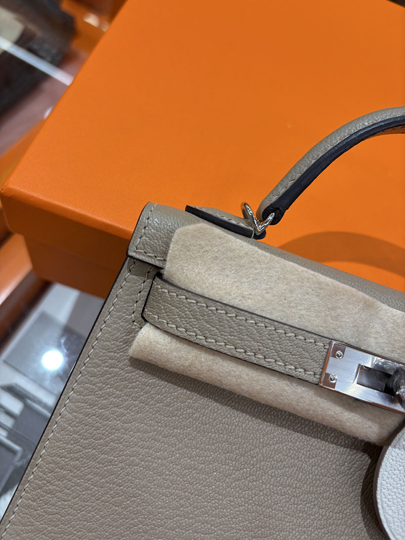 ミニケリー 定価 HERMES ケリーミニ2 外縫い トゥルティールグレー シェブルミゾル シルバー金具 H073628CK81 エルメス ケリーミニ2 - 画像 (8)