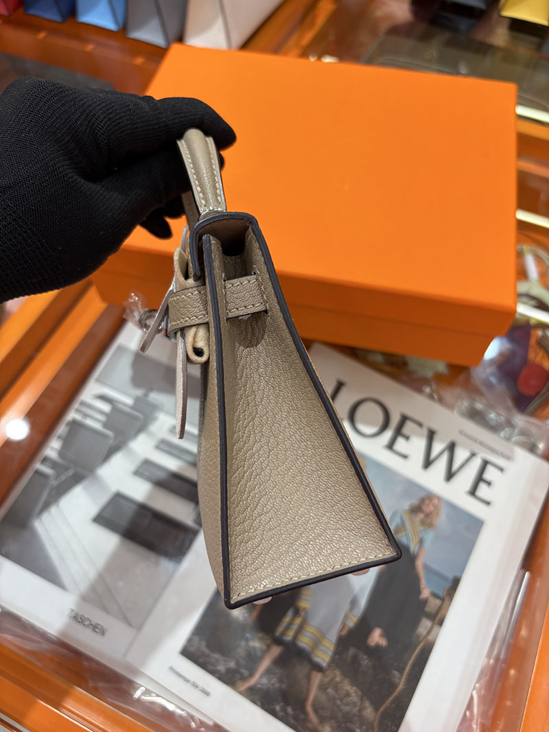 ミニケリー 定価 HERMES ケリーミニ2 外縫い トゥルティールグレー シェブルミゾル シルバー金具 H073628CK81 エルメス ケリーミニ2 - 画像 (6)