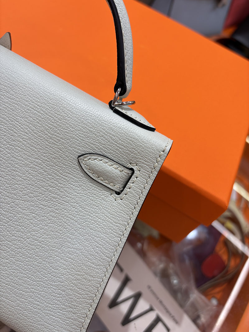 ミニケリー 定価 HERMES ケリーミニ2 外縫い マッシュルーム シェブルミゾル シルバー金具 H073628CK0T エルメス ケリーミニ2 - 画像 (4)