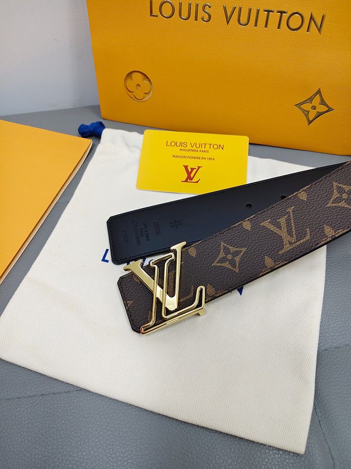 最高級ルイヴィトンスーパーコピー Louis Vuitton ベルト・LV イニシャル 40MM リバーシブル 2634815 ヴィトン ベルト メンズ バックル - 画像 (5)