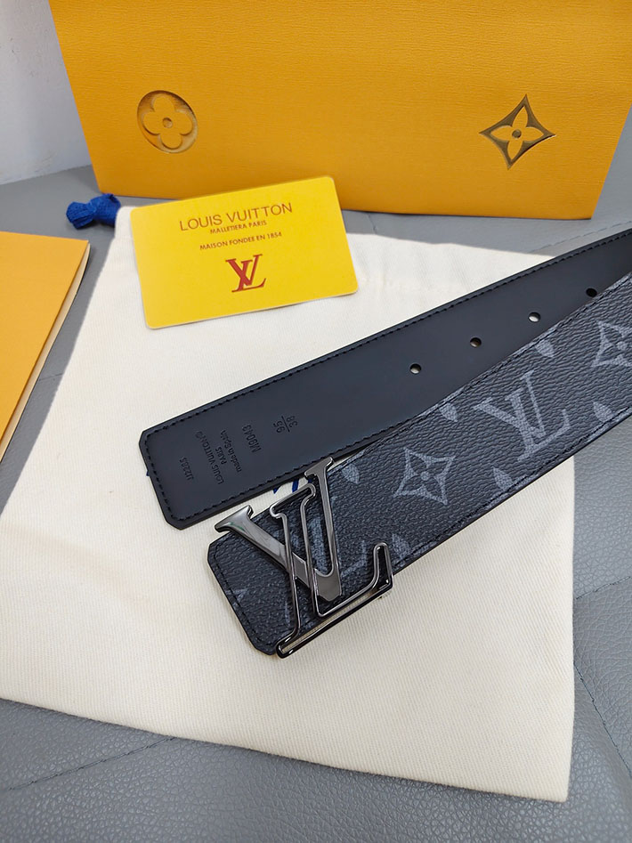 最高級ルイヴィトンスーパーコピー Louis Vuitton ベルト・LV イニシャル 40MM リバーシブル 2634816 ヴィトン ベルト 安い - 画像 (5)