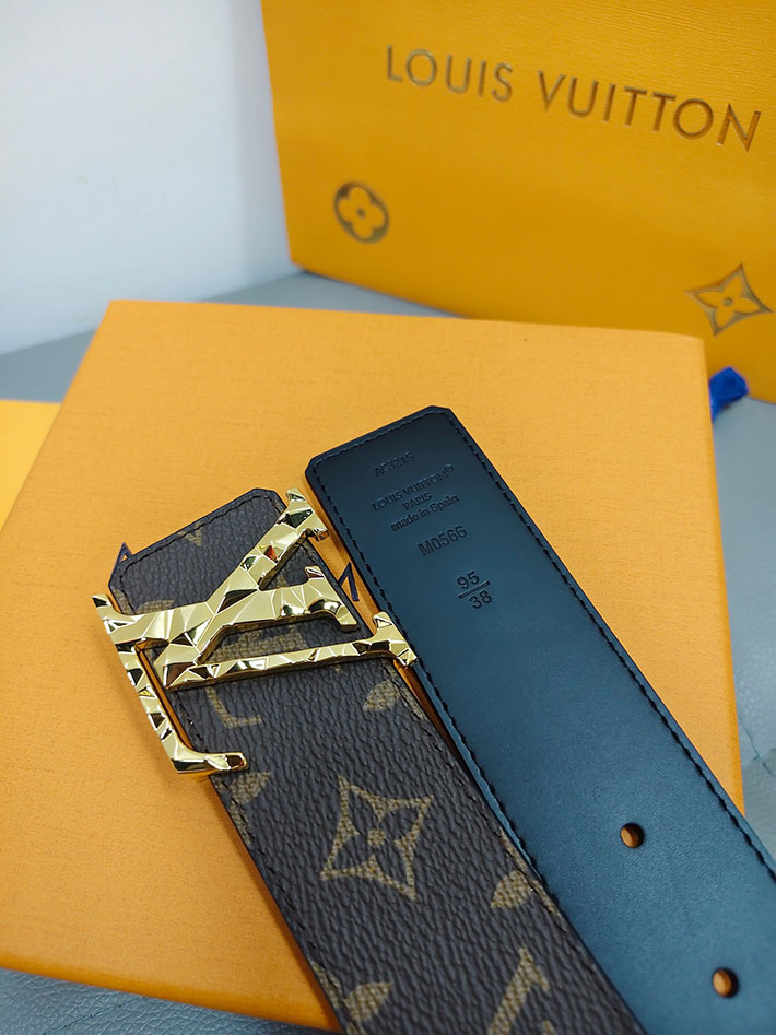 最高級ルイヴィトンスーパーコピー Louis Vuitton ベルト・LV イニシャル 40MM リバーシブル 2634818 ルイヴィトン ベルト 新作 - 画像 (6)
