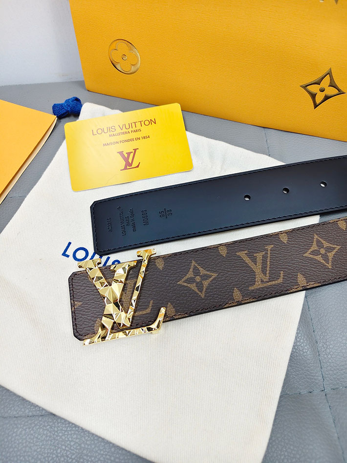 最高級ルイヴィトンスーパーコピー Louis Vuitton ベルト・LV イニシャル 40MM リバーシブル 2634818 ルイヴィトン ベルト 新作 - 画像 (5)