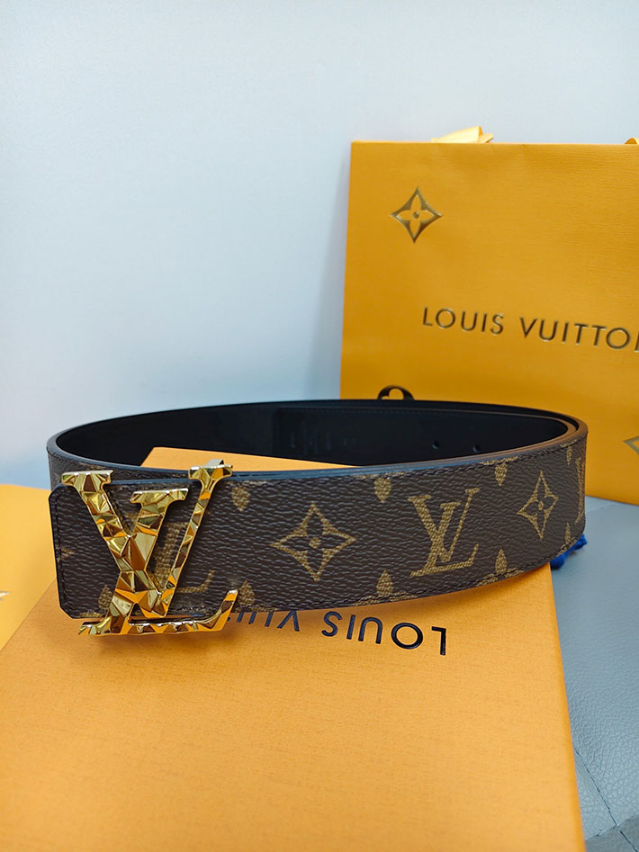 最高級ルイヴィトンスーパーコピー Louis Vuitton ベルト・LV イニシャル 40MM リバーシブル 2634818 ルイヴィトン ベルト 新作 - 画像 (3)
